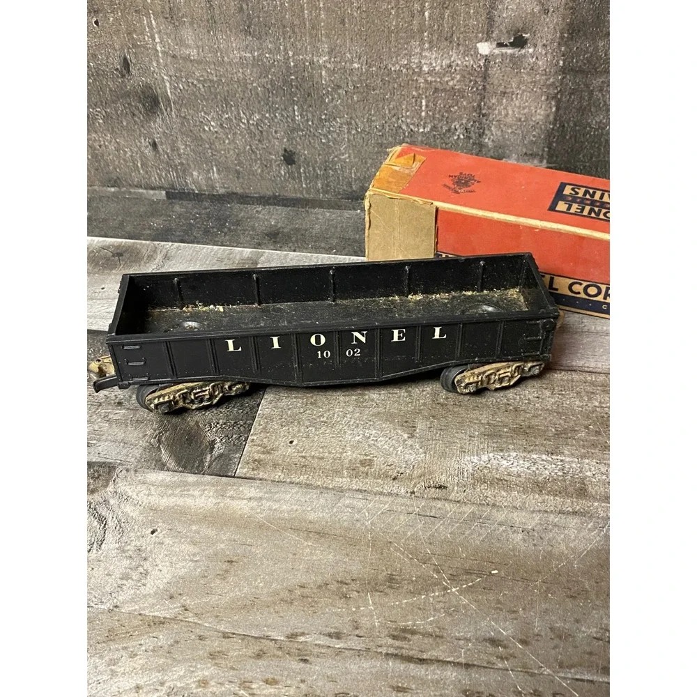 Lionel 10 02 Black Gondola Freight Train Car with Box